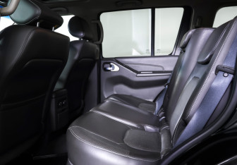 Подержанный автомобиль Nissan Pathfinder 2011 года (13 фото)
