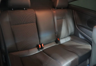 Подержанный автомобиль Opel Astra Hatchback 2010 года (11 фото)