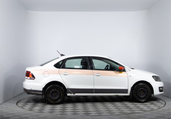 Подержанный автомобиль Volkswagen Polo Sedan 2017 года (4 фото)