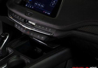 Подержанный автомобиль Cadillac XT4 2021 года (18 фото)