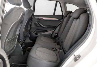 Подержанный автомобиль BMW X1 2019 года (12 фото)