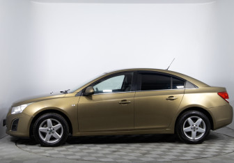 Подержанный автомобиль Chevrolet Cruze Sedan 2013 года (8 фото)
