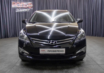 Подержанный автомобиль Hyundai Solaris Sedan 2015 года (2 фото)