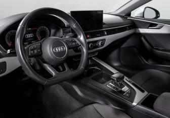 Подержанный автомобиль Audi A5 Coupe 2021 года (14 фото)