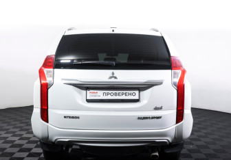 Подержанный автомобиль Mitsubishi Pajero Sport 2019 года (6 фото)