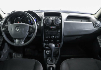 Подержанный автомобиль Renault Duster 2016 года (7 фото)