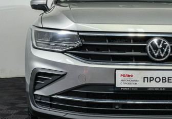 Подержанный автомобиль Volkswagen Tiguan 2021 года (17 фото)
