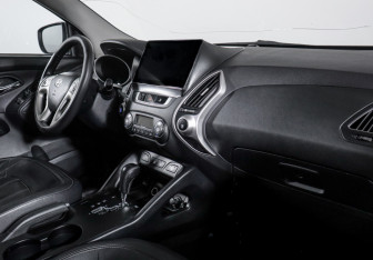 Подержанный автомобиль Hyundai ix35 2012 года (9 фото)