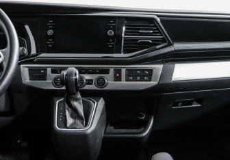 Подержанный автомобиль Volkswagen Multivan 2021 года (8 фото)