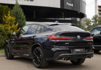 Подержанный автомобиль BMW X4 2019 года (5 фото)