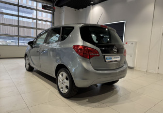 Подержанный автомобиль Opel Meriva 2012 года (6 фото)