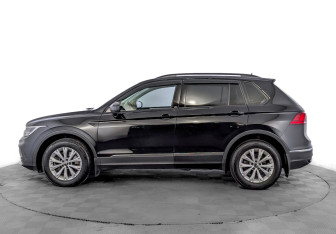 Подержанный автомобиль Volkswagen Tiguan 2021 года (8 фото)