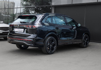 Подержанный автомобиль Volkswagen Tiguan 2025 года (4 фото)