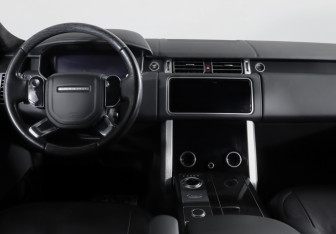 Подержанный автомобиль Land Rover Range Rover 2018 года (12 фото)