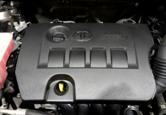 Подержанный автомобиль Toyota RAV4 2014 года (9 фото)