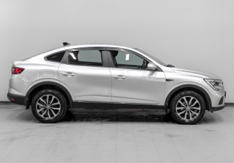 Подержанный автомобиль Renault Arkana 2021 года (4 фото)