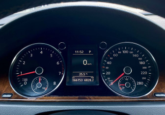 Подержанный автомобиль Volkswagen Passat CC 2012 года (23 фото)