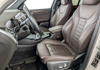 Подержанный автомобиль BMW X3 2020 года (21 фото)