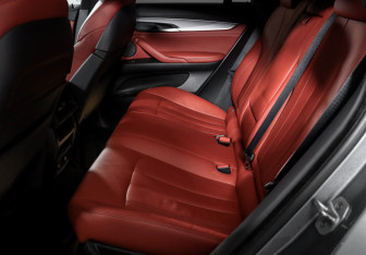 Подержанный автомобиль BMW X6 2016 года (10 фото)