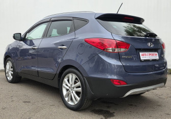 Подержанный автомобиль Hyundai ix35 2012 года (7 фото)