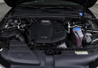 Подержанный автомобиль Audi A4 Sedan 2015 года (17 фото)