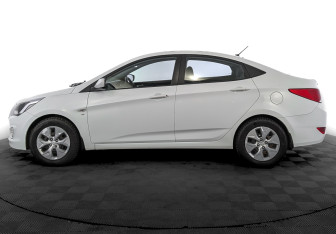 Подержанный автомобиль Hyundai Solaris Sedan 2016 года (8 фото)