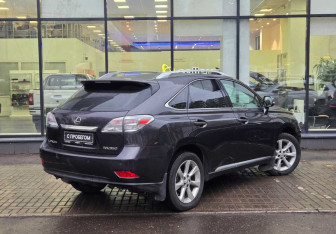 Подержанный автомобиль Lexus RX 2010 года (8 фото)