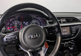 Подержанный автомобиль Kia Rio Hatchback 2019 года (26 фото)