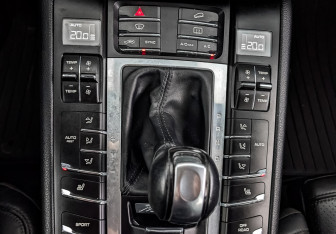 Подержанный автомобиль Porsche Macan 2016 года (26 фото)