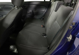 Подержанный автомобиль Renault Logan Sedan 2016 года (9 фото)