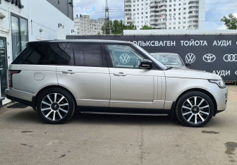 Подержанный автомобиль Land Rover Range Rover 2015 года (4 фото)