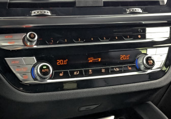 Подержанный автомобиль BMW X4 2021 года (21 фото)