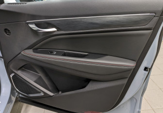 Подержанный автомобиль Geely Tugella 2022 года (19 фото)