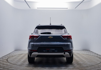 Подержанный автомобиль Chevrolet TrailBlazer 2021 года (6 фото)