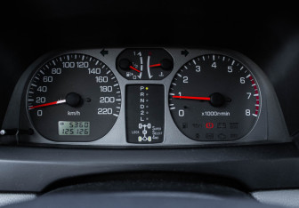 Подержанный автомобиль Mitsubishi Pajero Pinin 2004 года (11 фото)
