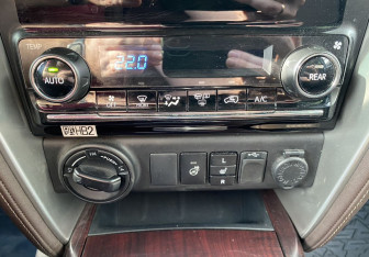 Подержанный автомобиль Toyota Fortuner 2018 года (17 фото)