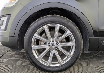 Подержанный автомобиль Ford Explorer 2017 года (12 фото)