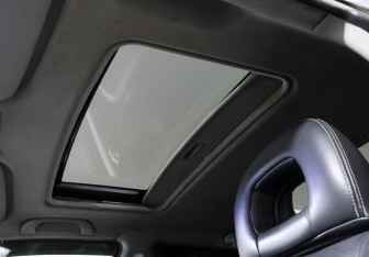 Подержанный автомобиль Mitsubishi Outlander 2005 года (17 фото)