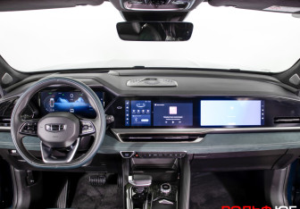 Подержанный автомобиль Geely Monjaro 2023 года (13 фото)