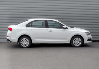 Подержанный автомобиль Skoda Rapid Liftback 2021 года (4 фото)