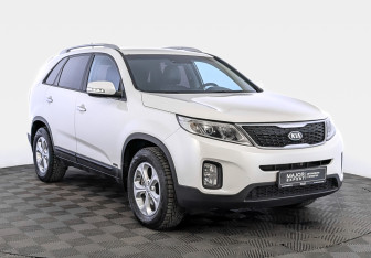 Подержанный автомобиль Kia Sorento 2019 года (3 фото)