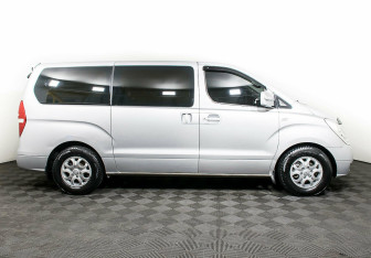 Подержанный автомобиль Hyundai Grand Starex 2010 года (4 фото)