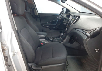 Подержанный автомобиль Hyundai Santa Fe 2013 года (10 фото)