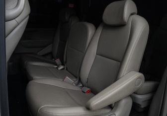 Подержанный автомобиль Kia Carnival 2018 года (8 фото)