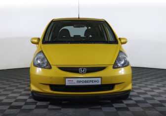 Подержанный автомобиль Honda Jazz 2006 года (2 фото)