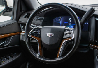 Подержанный автомобиль Cadillac Escalade Suv 2015 года (14 фото)