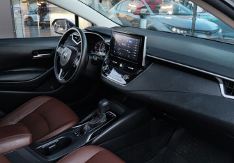 Подержанный автомобиль Toyota Corolla Sedan 2022 года (7 фото)