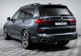 Подержанный автомобиль BMW X7 2021 года (7 фото)