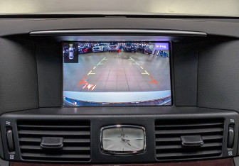 Подержанный автомобиль Infiniti Q70 2018 года (25 фото)