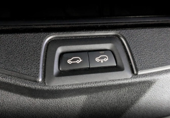 Подержанный автомобиль BMW X5 2018 года (27 фото)